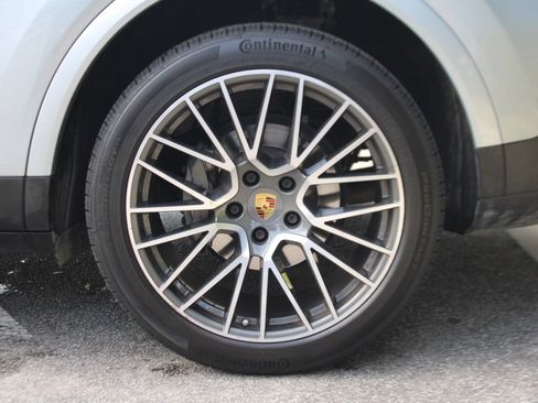 Used 2021 Porsche Cayenne S image 14