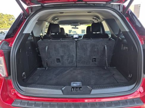 Used 2023 Ford Explorer XLT w/ Equipment Group 202A RWD image 24