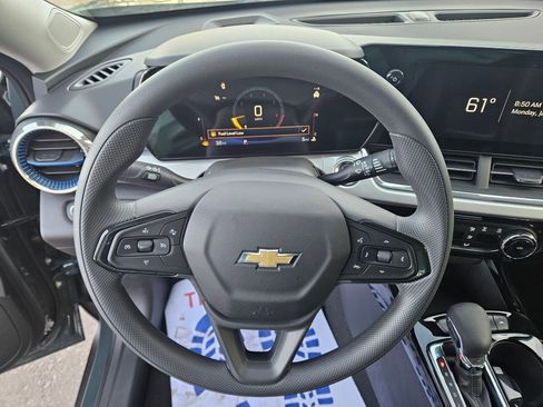 Used 2026 Chevrolet Trax LT image 13