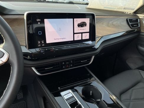 New 2026 Volkswagen Atlas SE FWD image 14