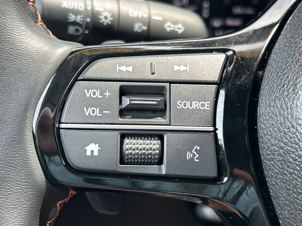 Used 2025 Honda Pilot Sport image 26