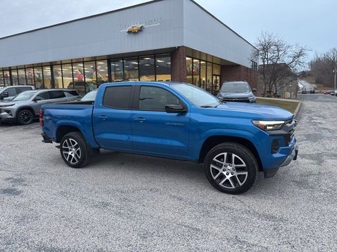 Used 2023 Chevrolet Colorado Z71 w/ Z71 Convenience Package 2 image 4