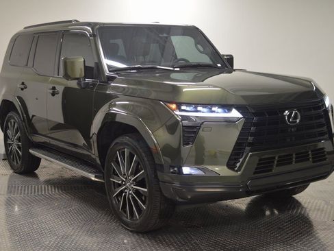 Used 2024 Lexus GX 550 w/ Accessory Package (Z1) image 9