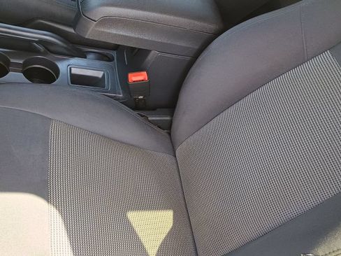 Used 2016 Jeep Patriot Latitude FWD image 16