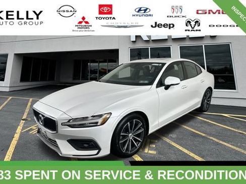 Used 2021 Volvo S60 T6 Momentum AWD/4WD image 1