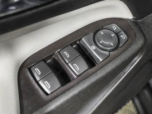 Used 2022 Chevrolet Equinox LS image 33