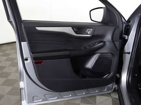 Used 2022 Ford Escape SE FWD image 21