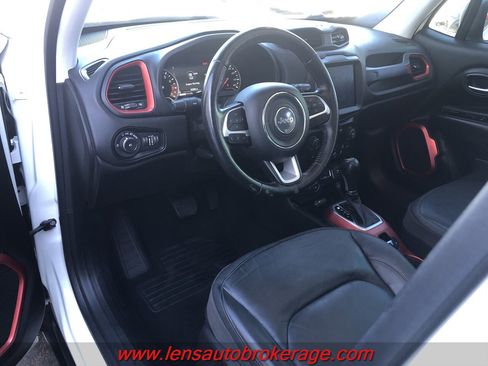 Used 2019 Jeep Renegade Trailhawk image 10