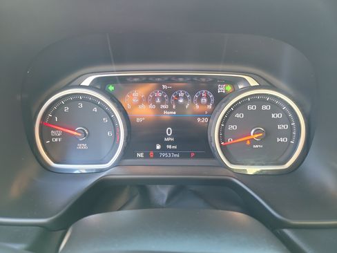 Used 2021 Chevrolet Tahoe Z71 w/ Z71 Off-Road Package AWD/4WD image 24