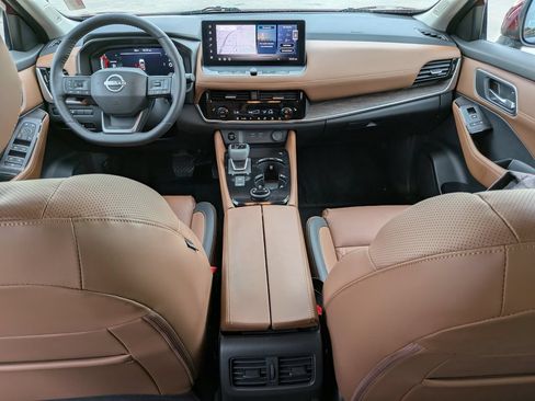 Used 2025 Nissan Rogue Platinum AWD/4WD image 16