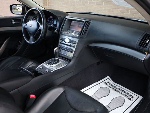 Used 2011 INFINITI G37 Journey w/ Premium Pkg image 19