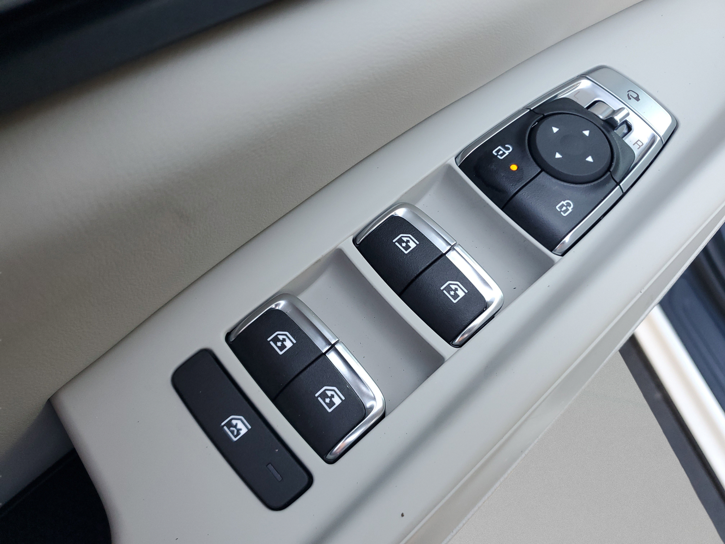 New 2026 Kia Carnival EX FWD image 13