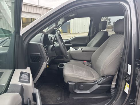 Used 2017 Ford F150 XLT image 13