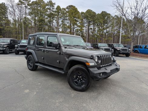 Certified 2022 Jeep Wrangler Unlimited Sport image 3