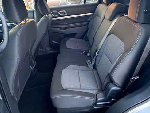 Used 2018 Ford Explorer XLT FWD image 16