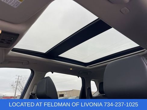 Used 2023 Nissan Rogue SV w/ SV Premium B Package image 18