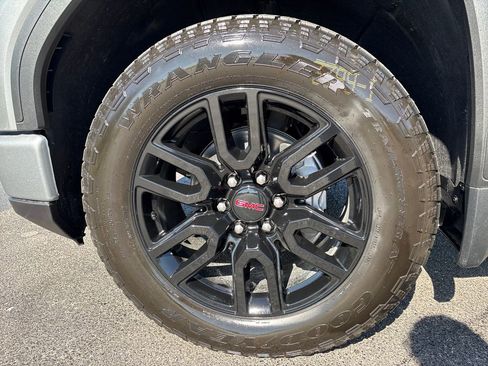 New 2026 GMC Sierra 1500 Elevation w/ X31 Off-Road Package AWD/4WD image 41