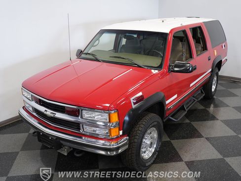 Used 1999 Chevrolet Suburban 2500 w/ Preferred Equipment Group 2 image 19