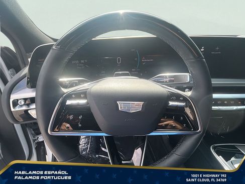 Used 2025 Cadillac Lyriq Luxury w/ LPO, Floor Liner Package AWD/4WD image 15