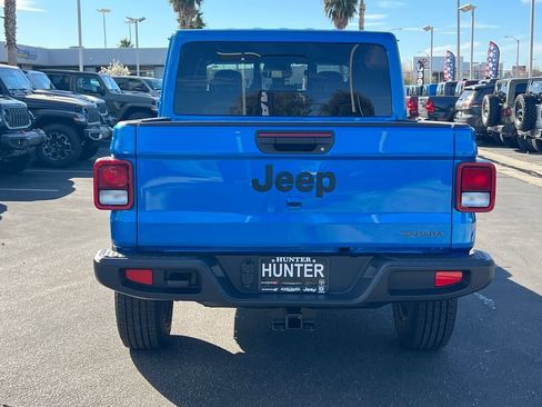 New 2026 Jeep Gladiator Sport AWD/4WD image 4