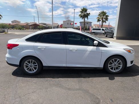 Used 2018 Ford Focus SE FWD image 8