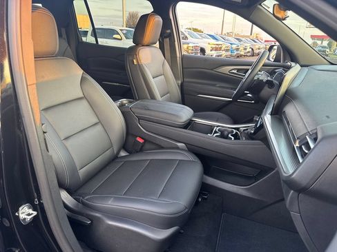 Used 2026 Chevrolet Traverse LT FWD image 11