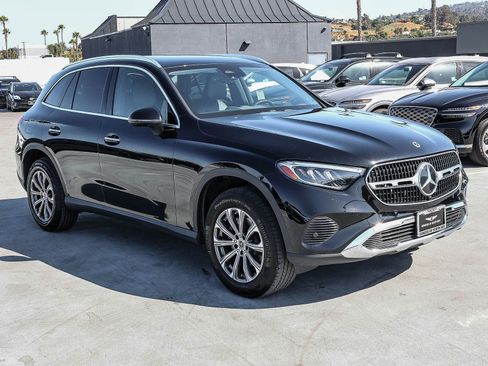 Used 2023 Mercedes-Benz GLC 300 image 3
