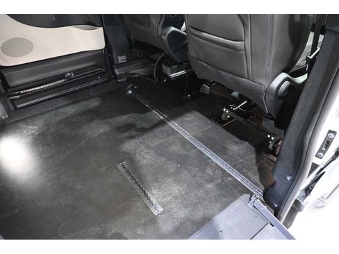 Used 2023 Chrysler Voyager LX FWD image 19