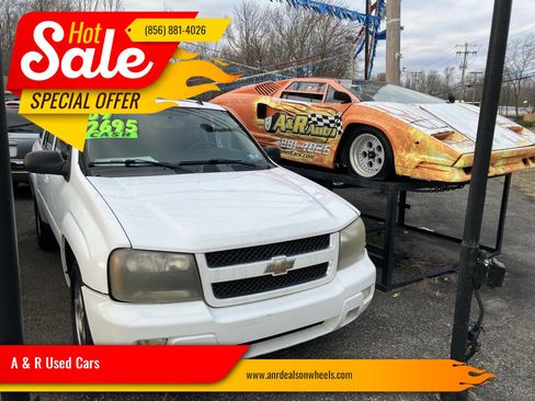 Used 2009 Chevrolet TrailBlazer LT w/ Sun And Sound Package image 1