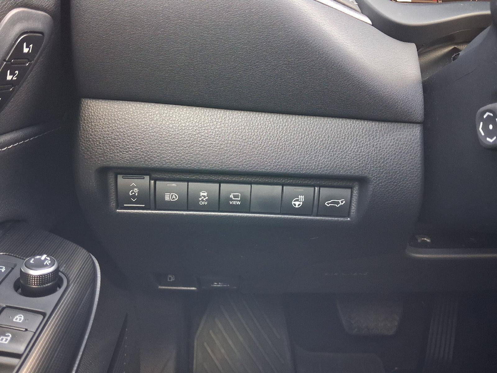 Used 2024 Toyota Venza Limited AWD/4WD image 36