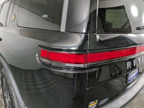 Used 2023 Rivian R1S Adventure image 15