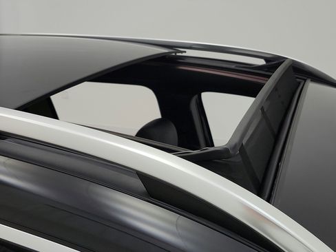 Used 2022 Mercedes-Benz GLB 250 image 17