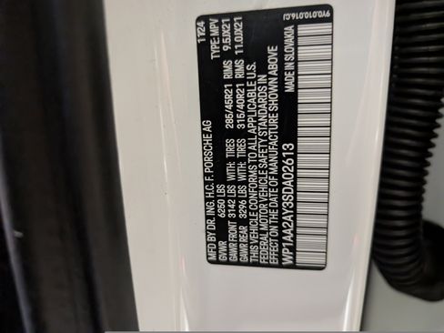 Used 2025 Porsche Cayenne image 41