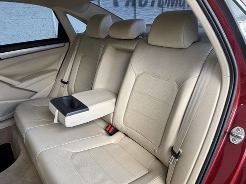 Used 2015 Volkswagen Passat 1.8T Limited Edition image 23