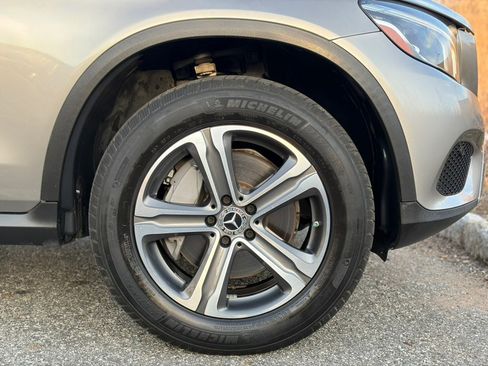 Used 2019 Mercedes-Benz GLC 300 4MATIC w/ Premium Package image 34