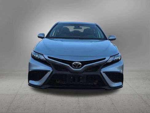 Used 2021 Toyota Camry SE image 9