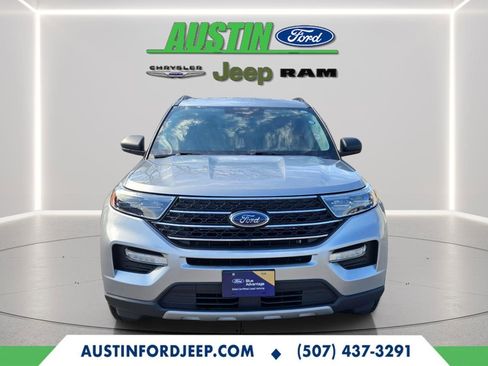 Used 2021 Ford Explorer XLT w/ Equipment Group 202A image 2