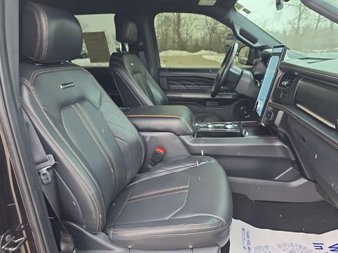 Used 2024 Ford Expedition Platinum AWD/4WD image 47