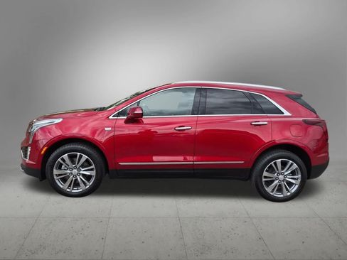 Used 2025 Cadillac XT5 Premium Luxury w/ Technology Package FWD image 3