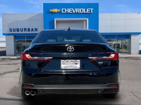 Used 2025 Toyota Camry SE FWD image 4
