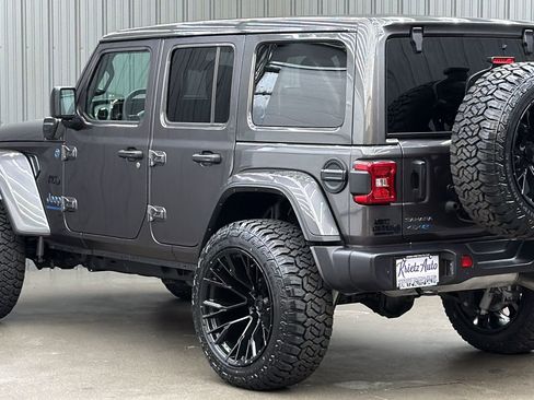 Used 2025 Jeep Wrangler Unlimited Sahara w/ Safety Group image 3