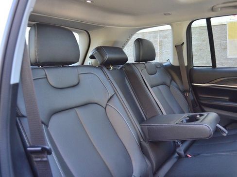 Used 2023 Jeep Grand Cherokee 4WD 4xe w/ Luxury Tech Group II image 39