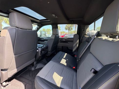 New 2026 Chevrolet Silverado 2500 ZR2 AWD/4WD image 15