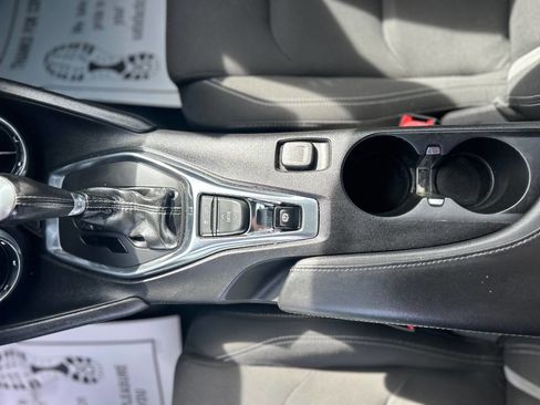 Used 2020 Chevrolet Camaro LT image 13