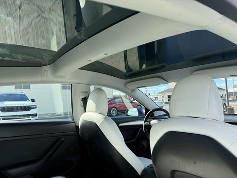 Used 2021 Tesla Model 3 Long Range image 4