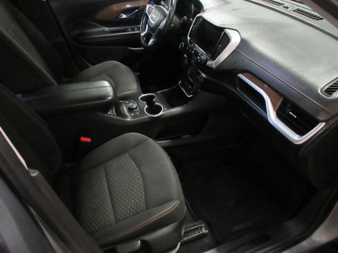 Used 2020 GMC Terrain SLE w/ Driver Convenience Package image 8