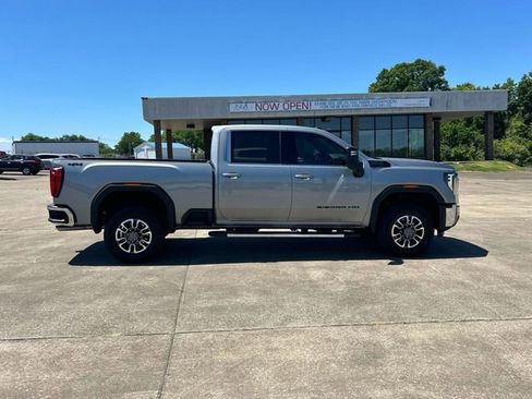 Used 2026 GMC Sierra 2500 SLE AWD/4WD image 3