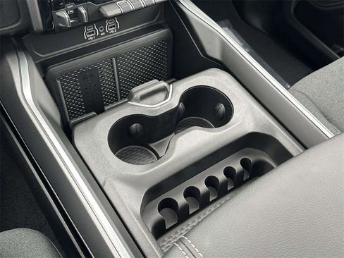 New 2026 RAM 1500 4x4 Crew Cab image 12