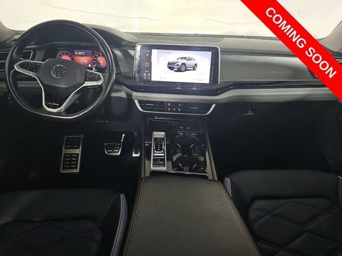 Used 2024 Volkswagen Atlas Peak Edition SEL image 9