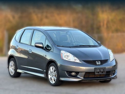 Used 2011 Honda Fit Sport image 1